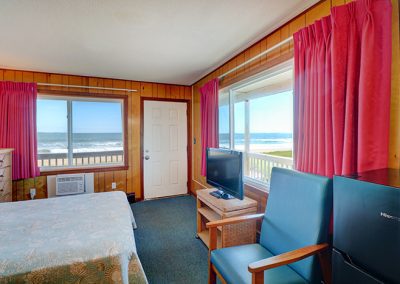 Room 17 Queen Bed